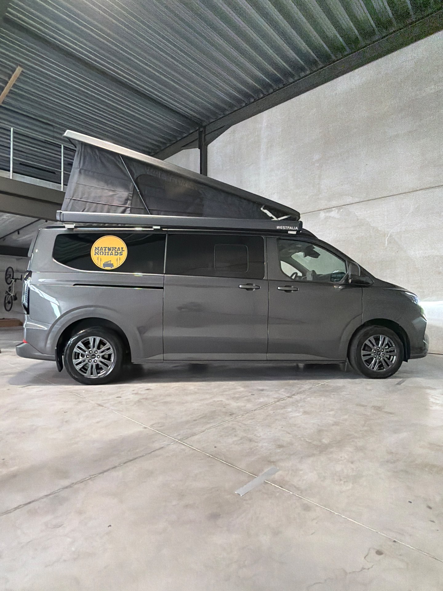 *** Ford Nugget Titanium 'Magnetic' - Fabrieksgarantie ***